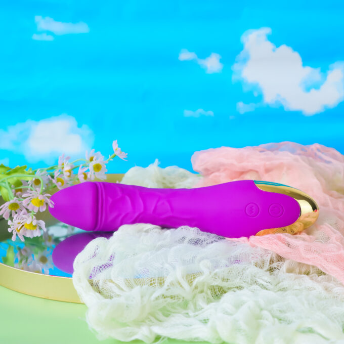 Daphne Vibrating Dildo